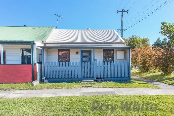 1 Bourke Street, Carrington NSW 2294