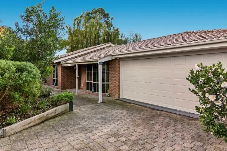 17 Calwell Court, Skye VIC 3977