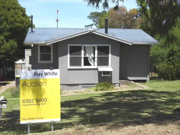 6 Prospect Street, Young NSW 2594