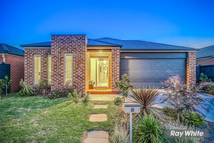 8 BEAGLE Street, Tarneit VIC 3029