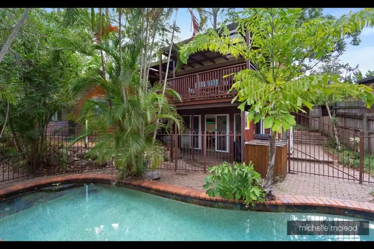 20 Staaten Street, Chapel Hill QLD 4069