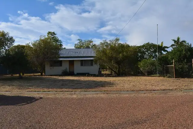 21 Rose Street, Blackall QLD 4472