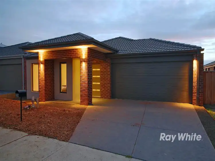 28 Bayley Place, Cranbourne West VIC 3977