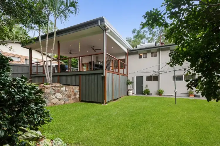 52 Cassandra Street, Chapel Hill QLD 4069
