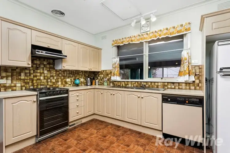 Fifth view of Homely house listing, 7 Cranleigh Grove, Mount Waverley VIC 3149