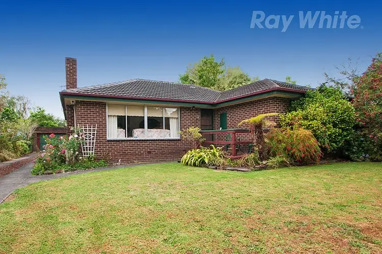 15 BIRKENHEAD Drive, Kilsyth VIC 3137