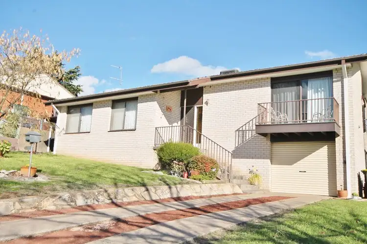 20 Clifton Street, Young NSW 2594