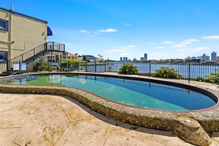 4/107 Stanhill Drive, Chevron Island QLD 4217