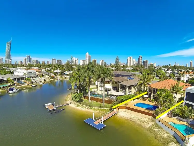 109 Amalfi Drive, Isle Of Capri QLD 4217