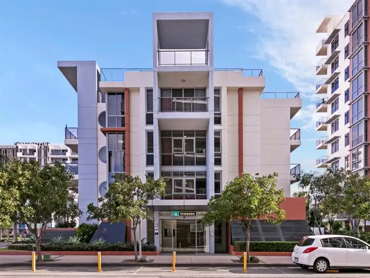 202/3 Como Crescent, Southport QLD 4215