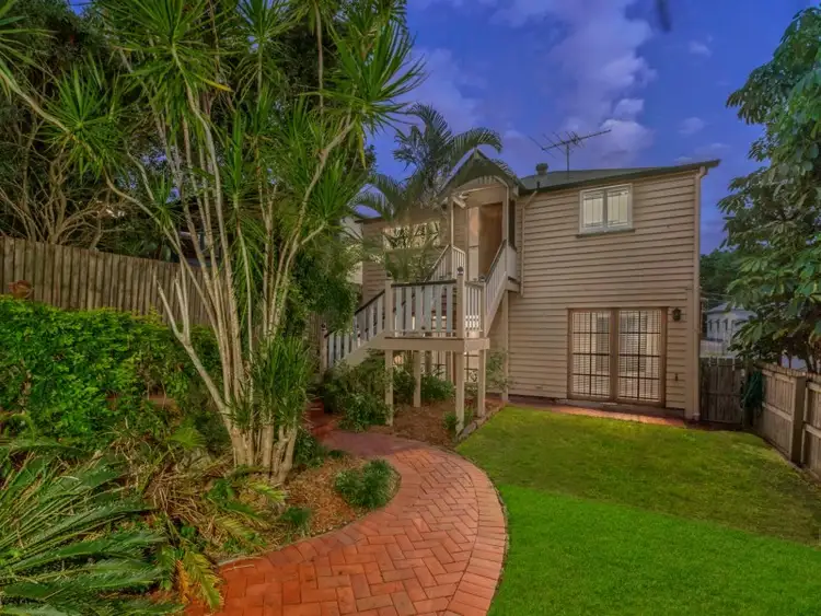 27 Thorn Street, Red Hill QLD 4059