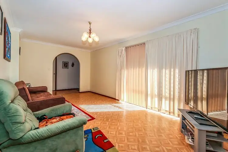 Second view of Homely house listing, 5 Baxendale Way, Camillo WA 6111