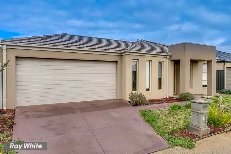 10 Lamington Drive, Tarneit VIC 3029