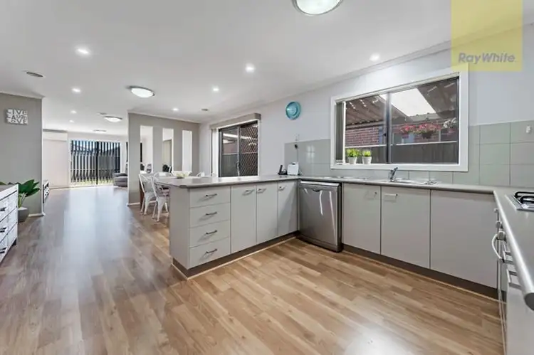Fifth view of Homely house listing, 15 Millstream Pass, Craigieburn VIC 3064