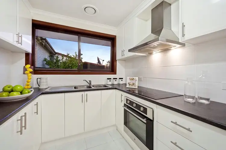 2/1 York Avenue, Oakleigh VIC 3166