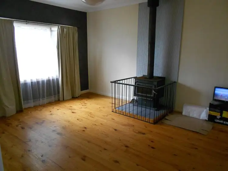 Second view of Homely house listing, 5 Davis Street, Bordertown SA 5268