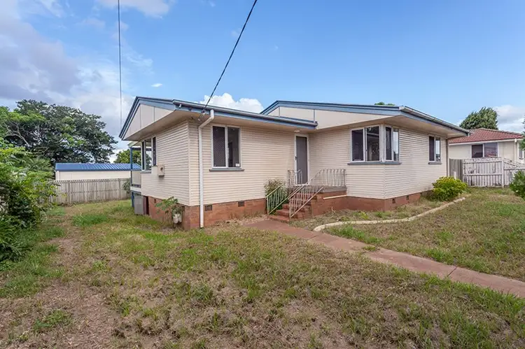 8 Hampton Street, Newtown QLD 4350