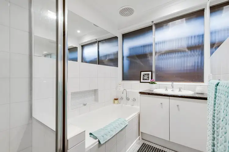 Seventh view of Homely house listing, 5 Inglenook Crescent, Frankston VIC 3199