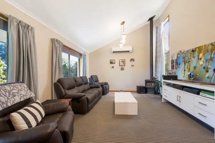 Second view of Homely house listing, 10 Heckendorf Road, Wodonga VIC 3690