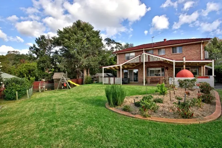 2 Essington Court, Bomaderry NSW 2541