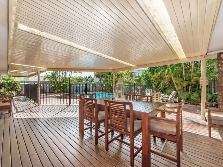 3 Nalya Court, Mermaid Waters QLD 4218
