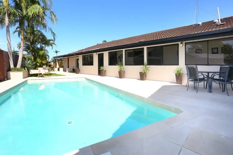 6 Wallaby Place, Sorrento QLD 4217