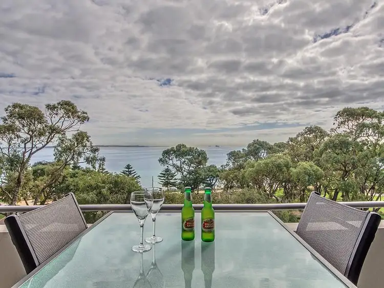31/17 Rockingham Beach Road, Rockingham WA 6168