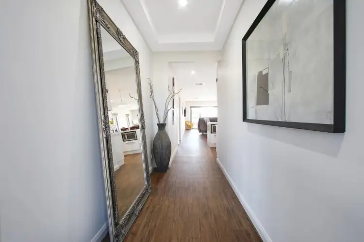 Seventh view of Homely house listing, 10 Hollywood Crescent, Yarrawonga VIC 3730