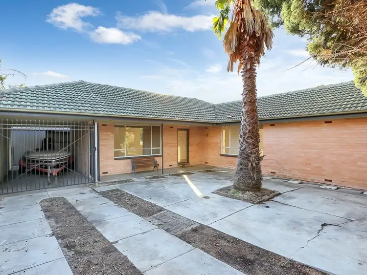 8 Locke Drive, Fairview Park SA 5126