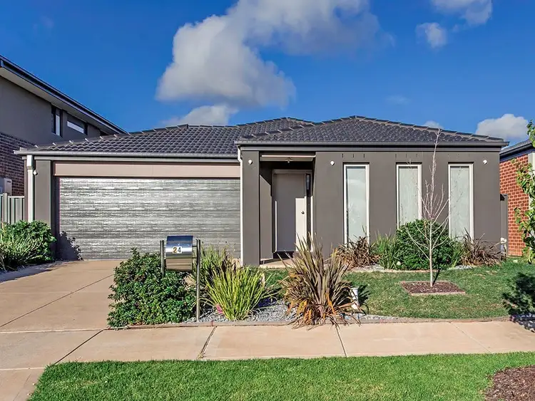24 Canunda Way, Tarneit VIC 3029