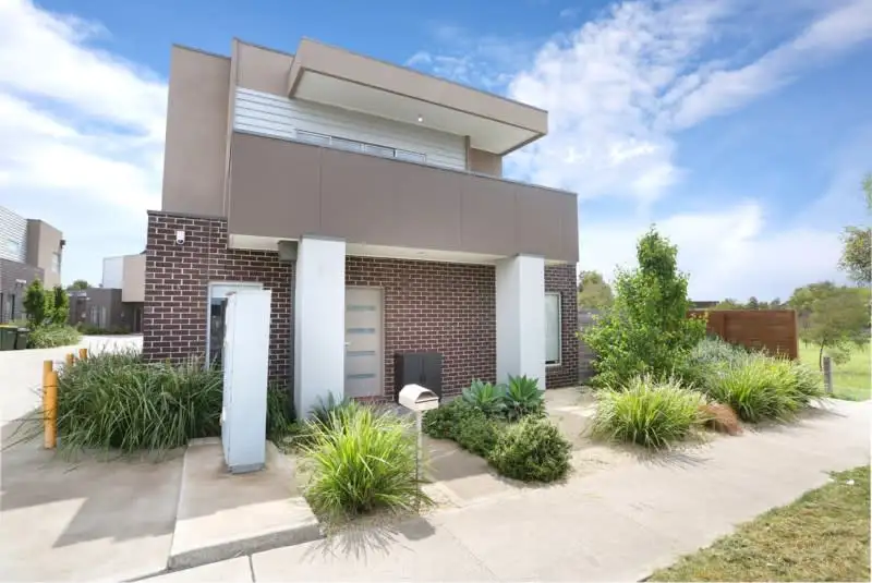 Main view of Homely townhouse listing, 87 Rotino Crescent, Lalor VIC 3075