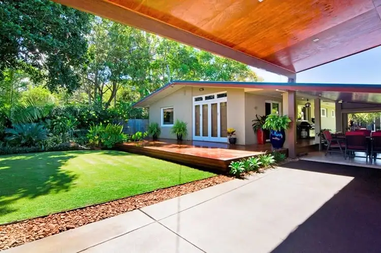 11 Merauke Avenue, Palm Beach QLD 4221