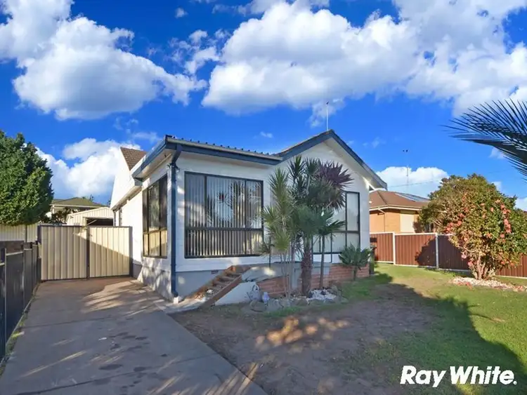 11 Anthony Street, Lake Illawarra NSW 2528