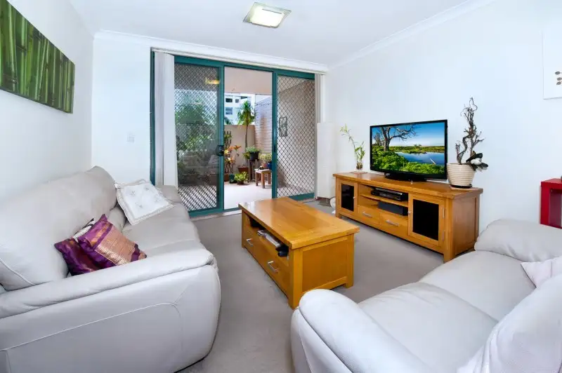 Main view of Homely unit listing, 2/112-114 Boyce Road, Maroubra NSW 2035