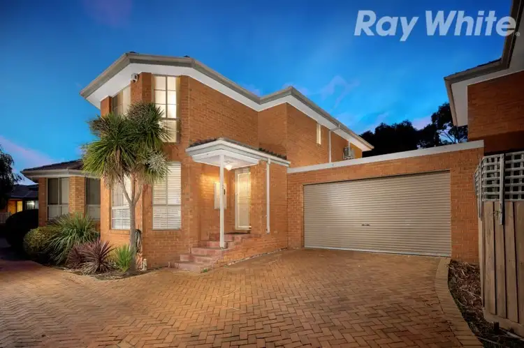 2/15 Mirbelia Crescent, Mill Park VIC 3082