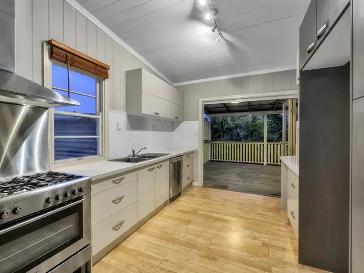 569 Vulture Street East, East Brisbane QLD 4169