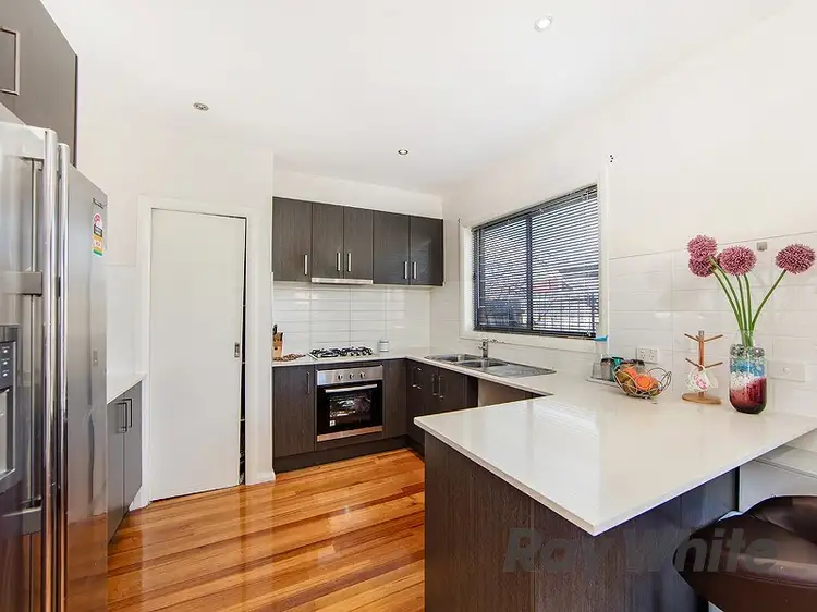 Fourth view of Homely villa listing, 2/60 Bent Street, St Albans VIC 3021