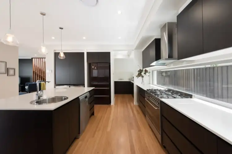 Fifth view of Homely house listing, 4 Kenilworth Place, Carindale QLD 4152