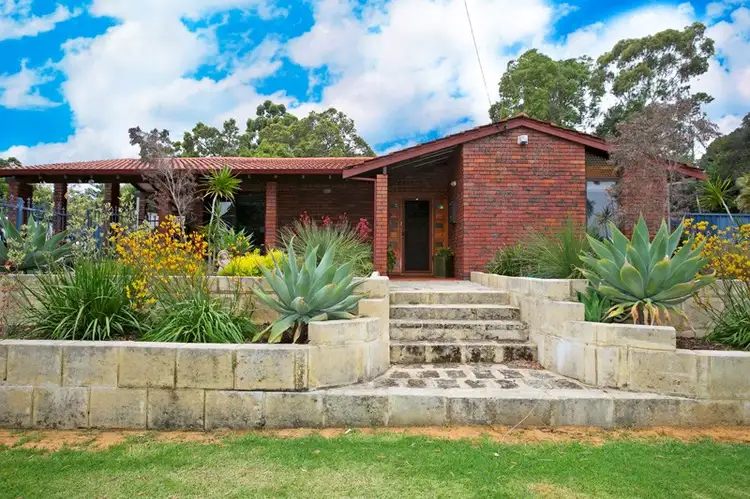8 Bridgwood Road, Lesmurdie WA 6076
