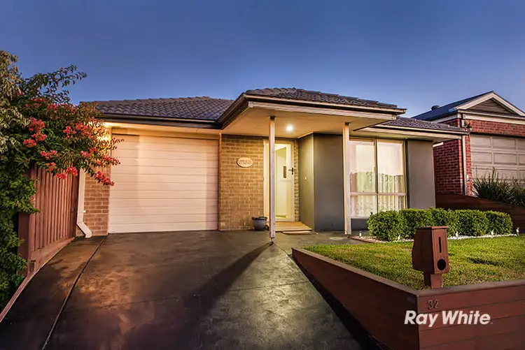 32 Merritt Avenue, Cranbourne West VIC 3977