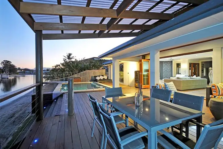 16 Dolphin Court, Palm Beach QLD 4221