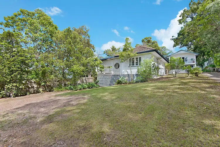 51 Hockings Street, Holland Park West QLD 4121