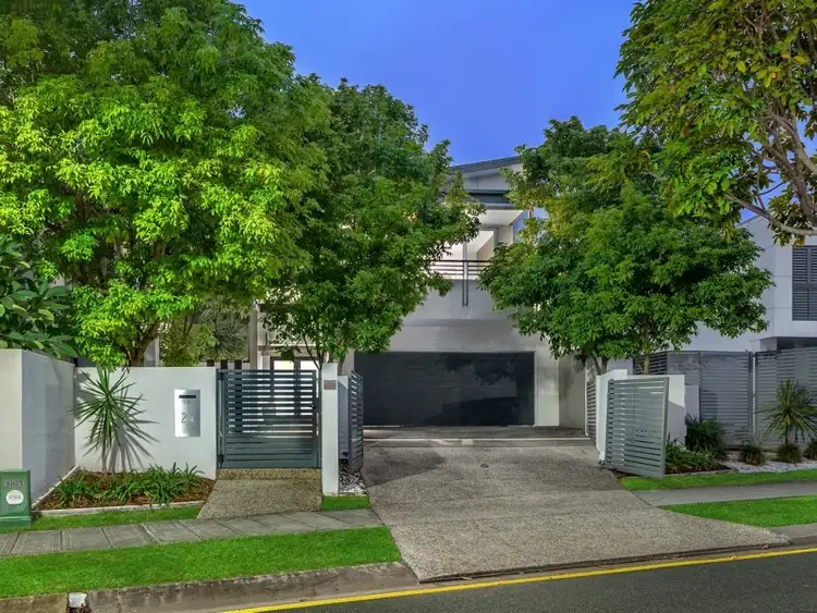 24 Addison Avenue, Bulimba QLD 4171