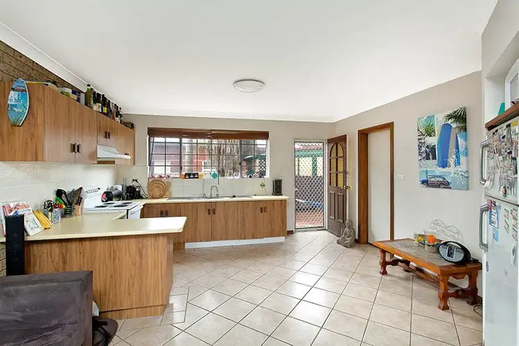 Second view of Homely townhouse listing, 2/74 Peterborough Avenue, Lake Illawarra NSW 2528