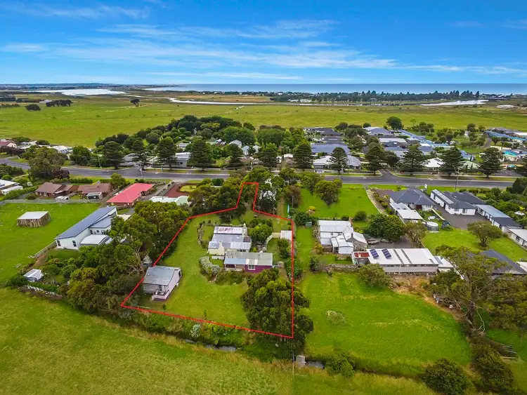 132 Princes Highway, Port Fairy VIC 3284