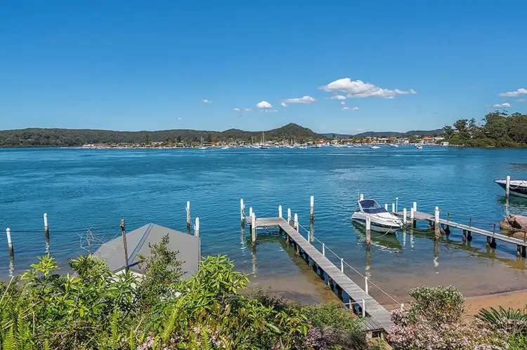 98 Daley Avenue, Daleys Point NSW 2257