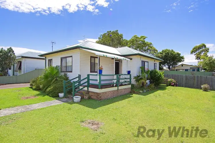 1 Nichols Avenue, Gorokan NSW 2263