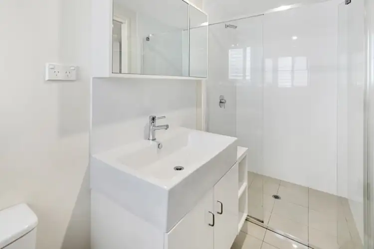 Sixth view of Homely unit listing, 3/31 Palmer Street, Greenslopes QLD 4120