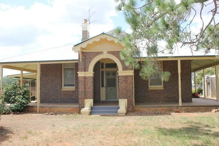 37 Tewkesbury Road, Temora NSW 2666