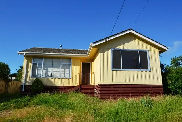 4 and 6 Martindale Crescent, Seymour VIC 3660